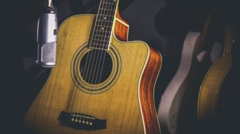 Udemy 8 Pop Songs for Finger-Style Guitar TUTORiAL screenshot